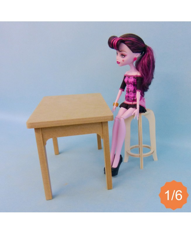 Table en bois meuble de poupées Barbie 1/6ème