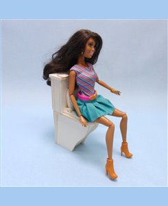 Toilette WC miniature en bois 1/6ème Minicrea pour poupée Barbie