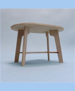 Table ovale 1/9ème pour poupée jusqu'à 22 cm. Assemblée ou en kit