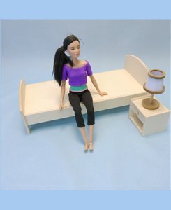Lit 1/6ème pour poupées Barbie en bois
