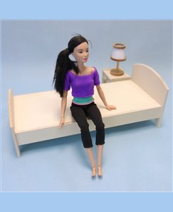 Lit 1/6ème pour poupées Barbie en bois