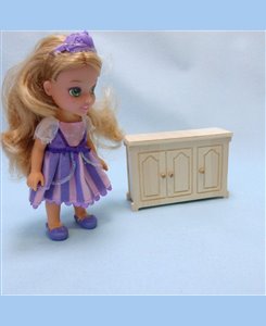Meuble bas 3 portes miniature en bois pour maison de poupées 1/12ème
