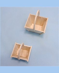 Panier miniature en bois pour poupée 