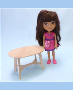 Table ovale 1/9ème pour poupée jusqu'à 22 cm. Assemblée ou en kit