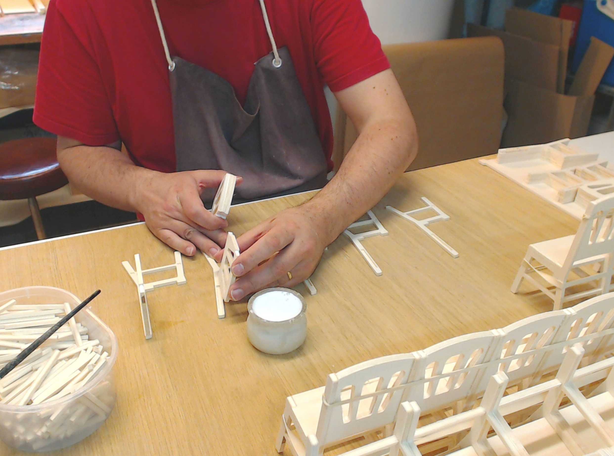 LEMOGO Maison de Poupées en Bois Bricolage Handcraft Miniature Kit-Cas Modèle et Tous Les Meubles 